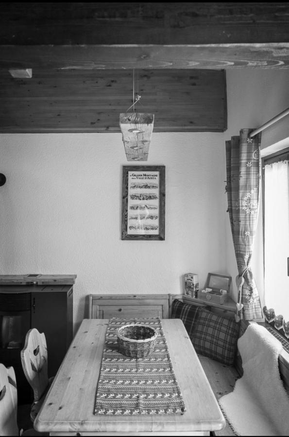 Ferienwohnung Coeur De Montagne Gignod Exterior foto