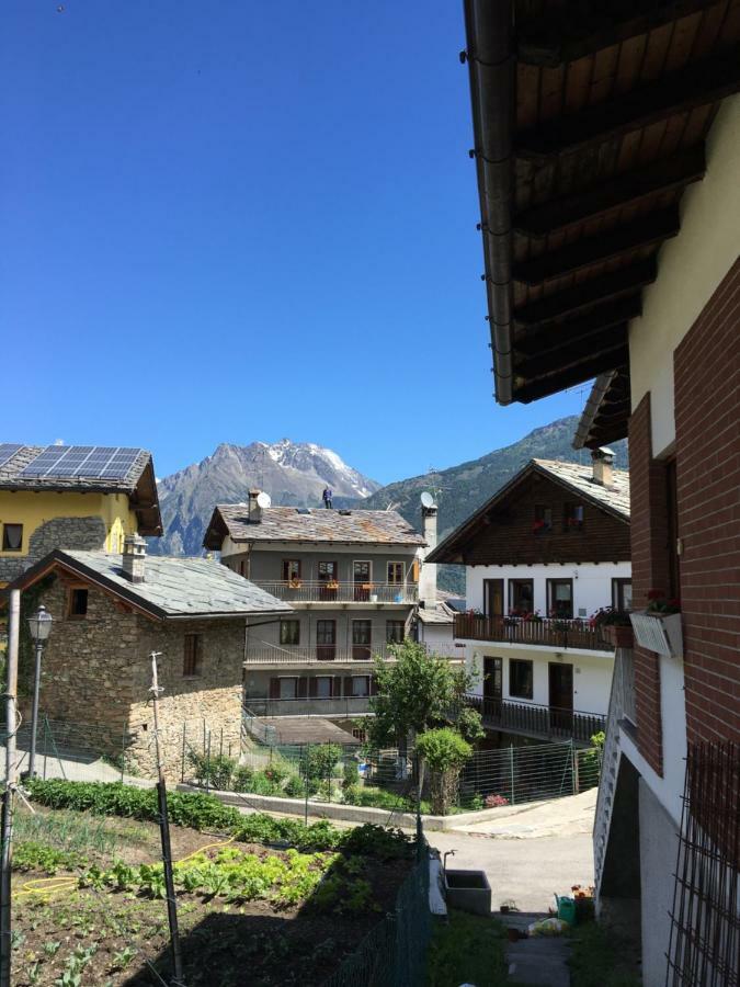 Ferienwohnung Coeur De Montagne Gignod Exterior foto